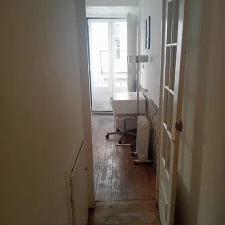& Cosy Flat In Vibrant Bairro Alto