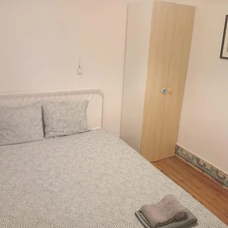 Apartment & Cosy Flat In Vibrant Bairro Alto Lisbon