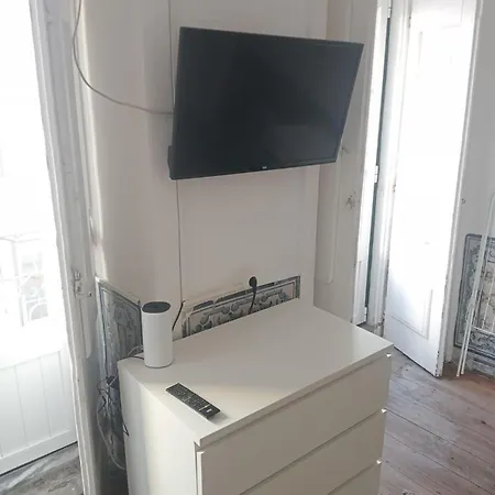 Apartment & Cosy Flat In Vibrant Bairro Alto Lisbon